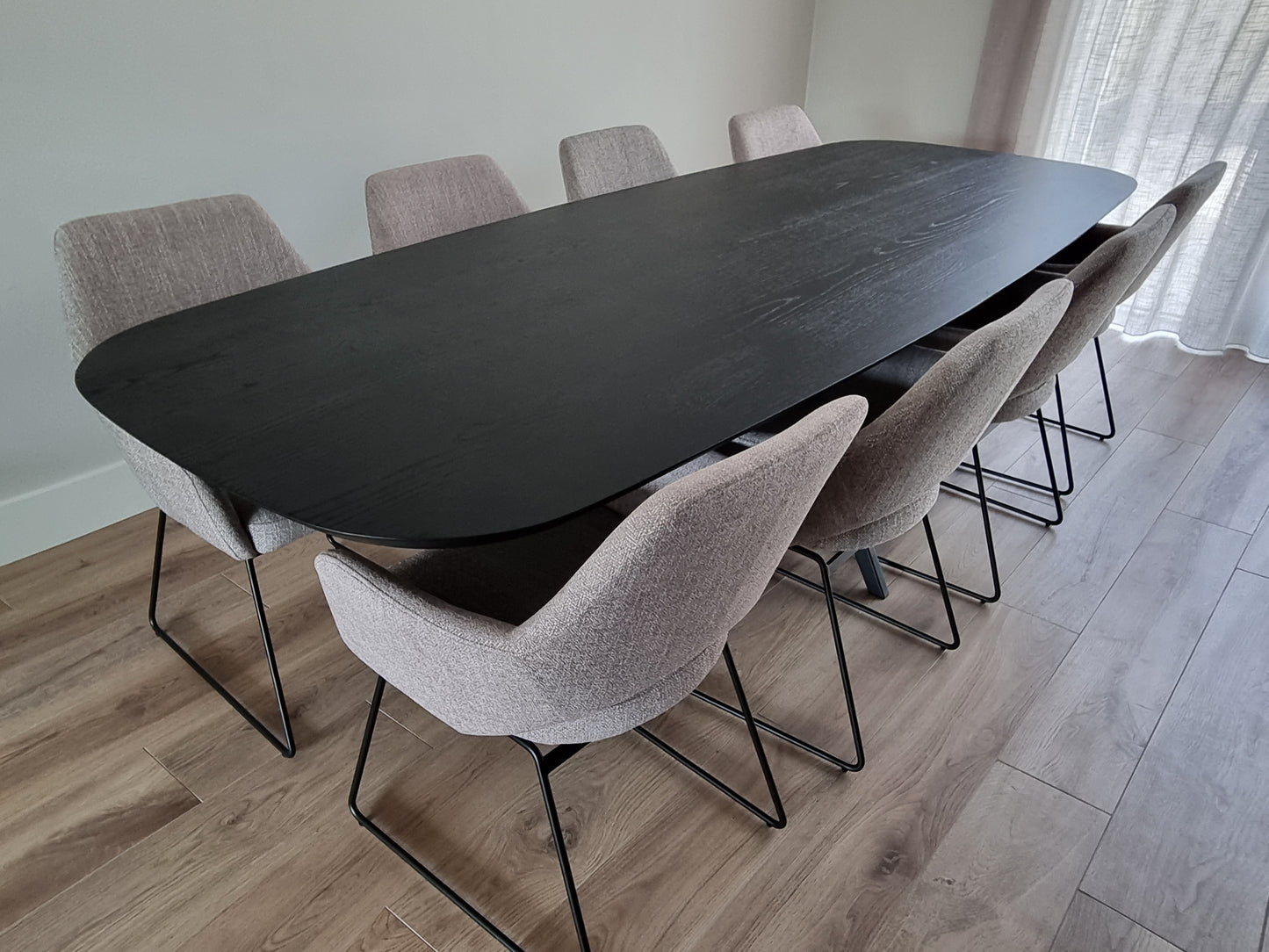 Deens ovale eiken eettafels met smalle spinpoot