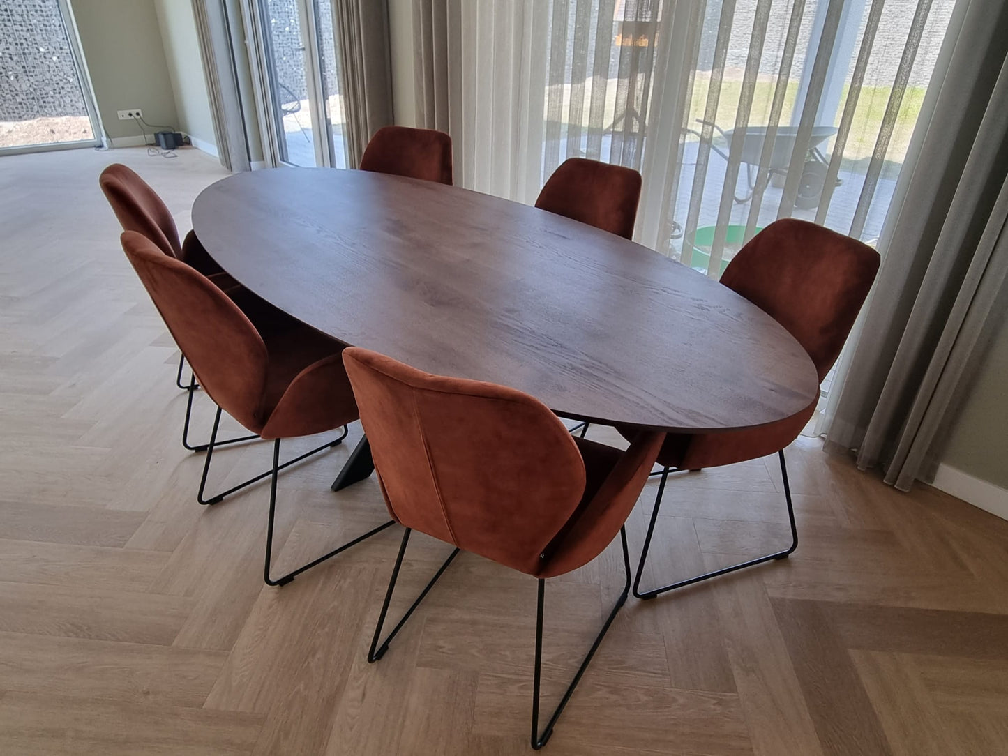 Ovale eettafel