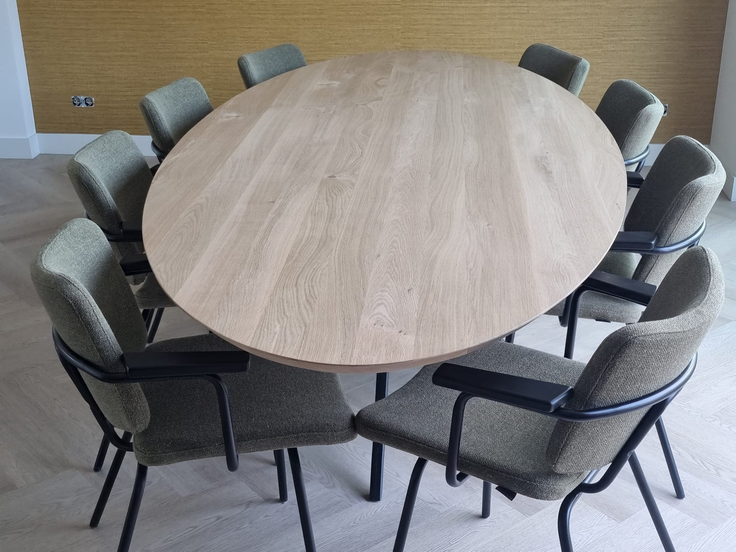 Ovale eettafel