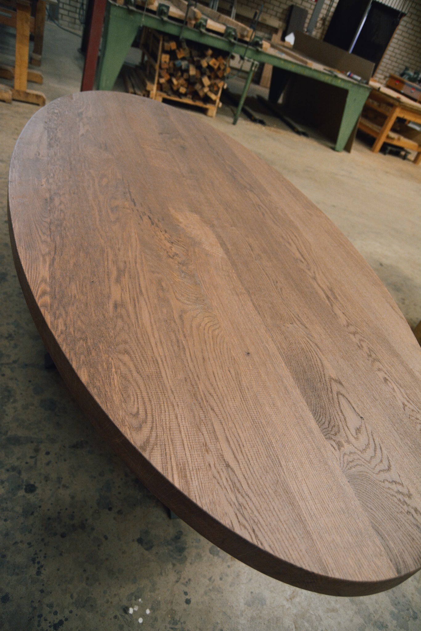 Ovale eettafel - 4 CM - spinpoot 8x8