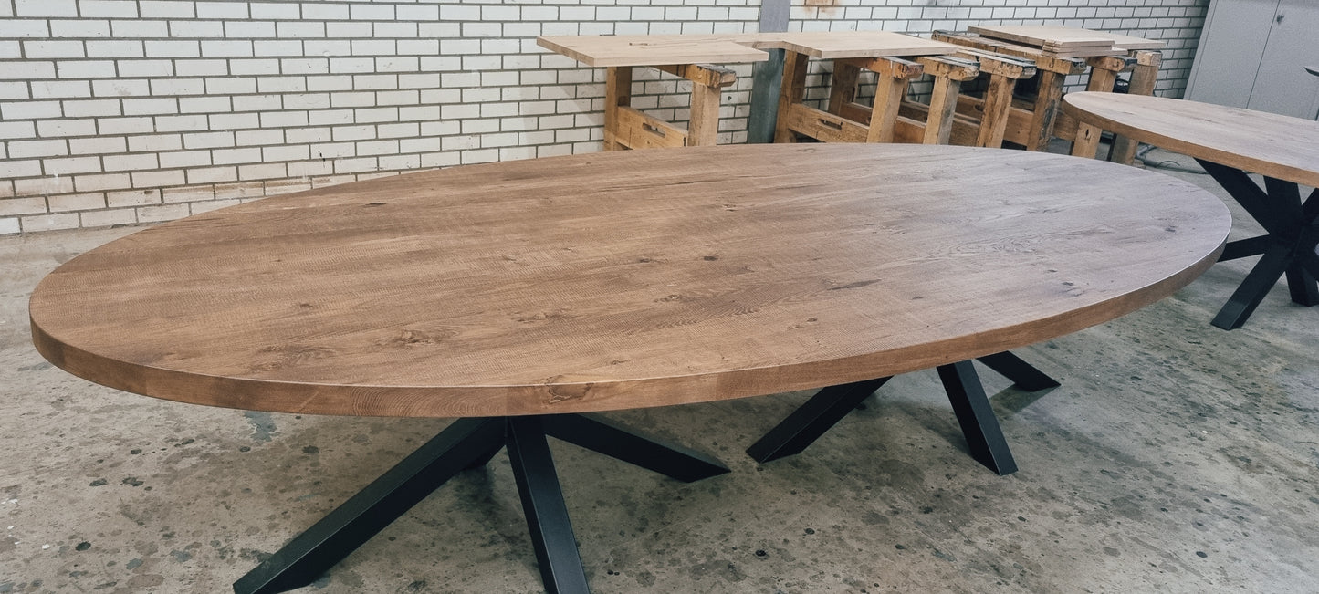Ovale eettafel -  4 CM - spinpoot 8x8