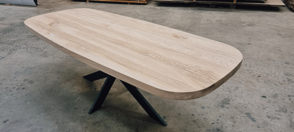 Deens ovale tafel